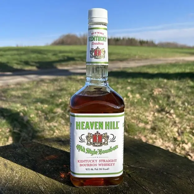 Read more about the article Heaven Hill Old Style Bourbon: Günstiger Geheimtipp?