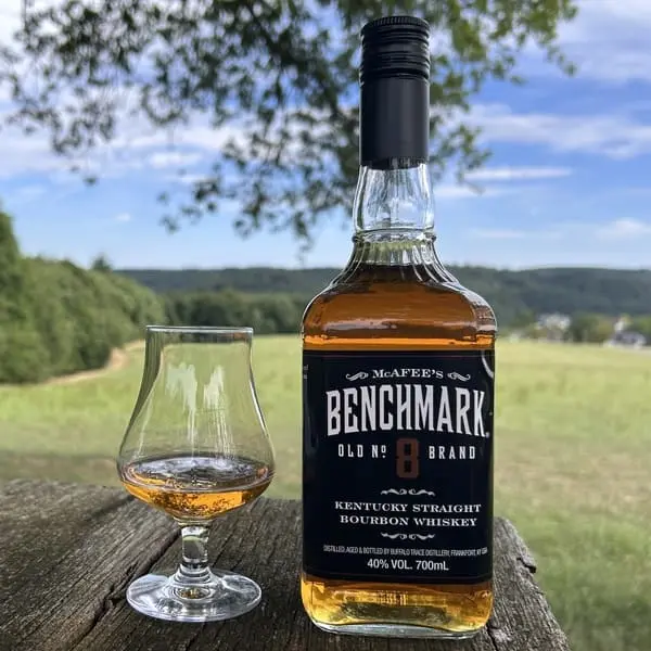 Benchmark No 8 Klassischer Budget-Bourbon aus Kentucky (4)