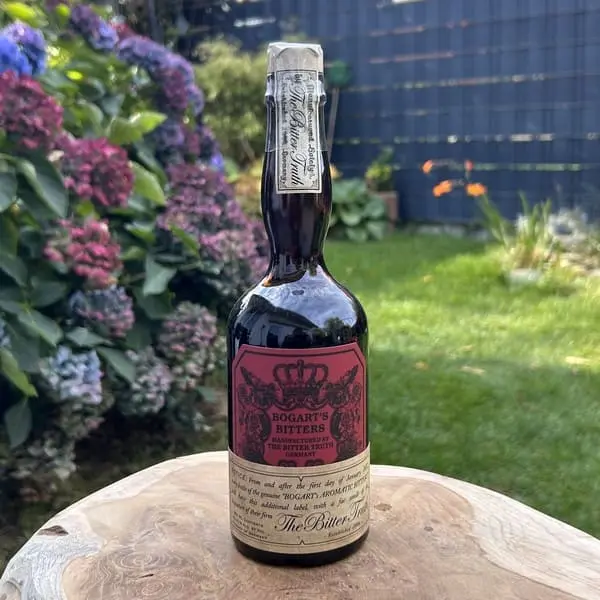 Alles über Cocktail Bitters Kleine Tropfen mit großer Wirkung (1)