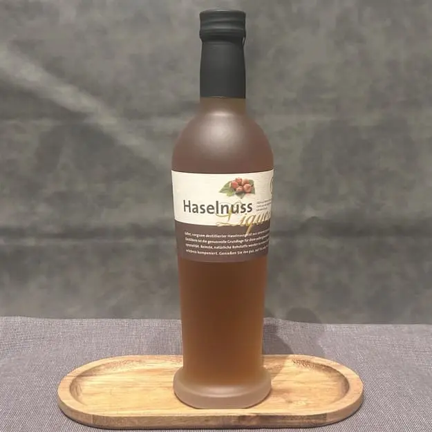 Mehr über den Artikel erfahren Birkenhof Haselnusslikör: Edler Nusslikör aus dem Westerwald